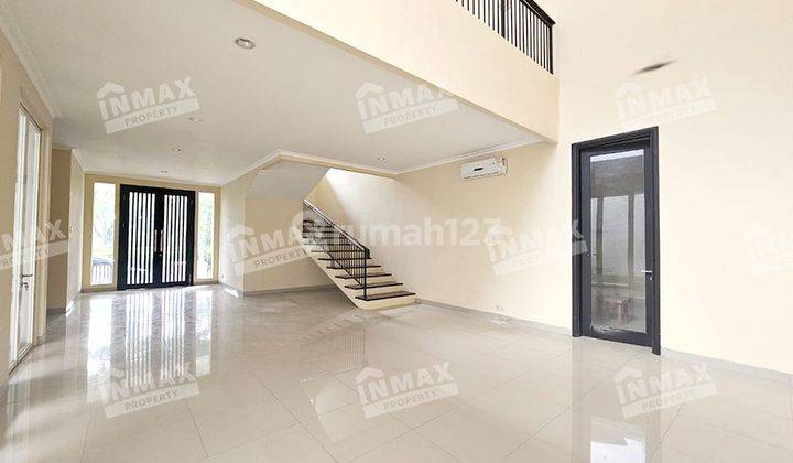 Rumah 2 Lantai Daerah Elit Araya, View Golf Row Jalan Lebar 2