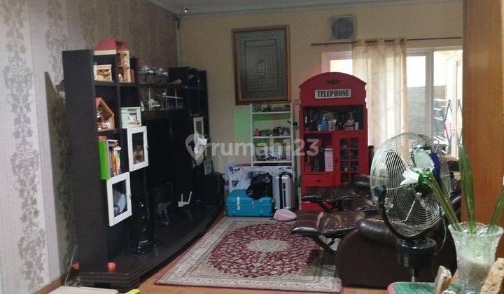 Rumah asri di tepi taman harga menawan 2