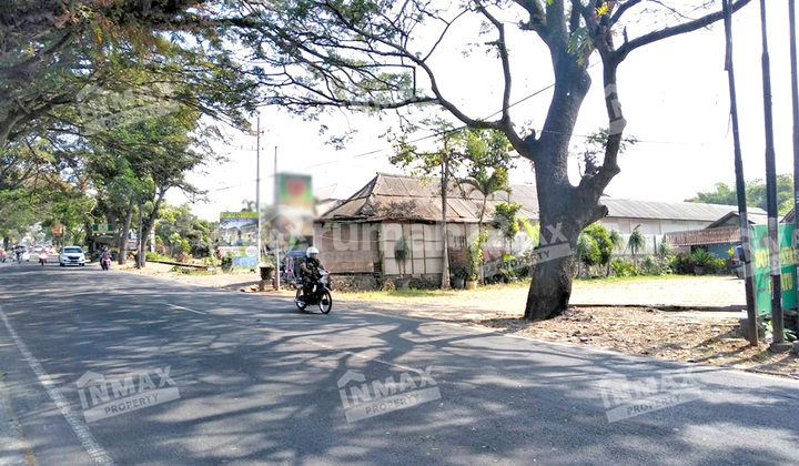 Strategic Land by the Road Suitable for Business