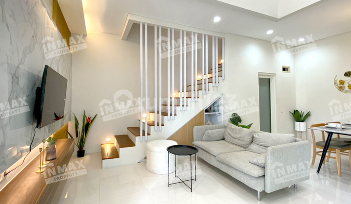 Minimalist House for Young Families, Close to Shopping Center