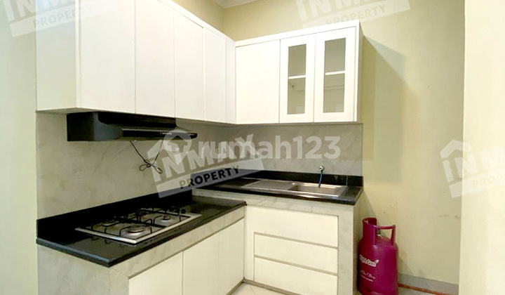 Rumah 4 Lantai Furnished 7 Menit ke UB, 5 Menit ke hwa ind