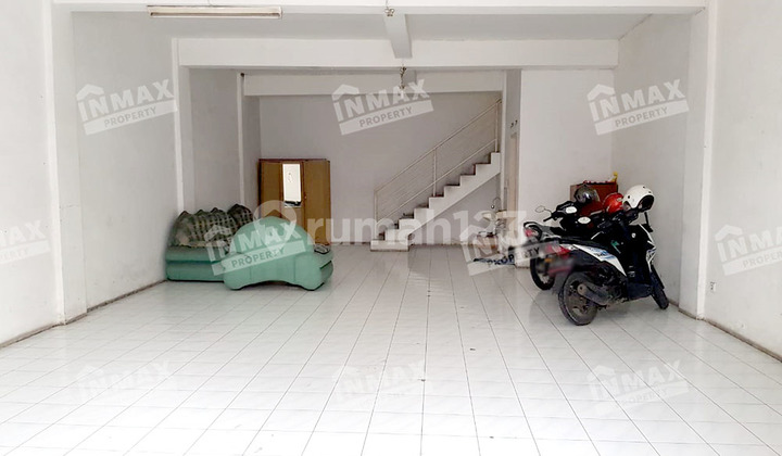 4-Bedroom Shop House Near Oro Oro Dowo Market, Suitable for Business 4-Bedroom Shop House Near Oro Oro Dowo Market, Suitable for Business