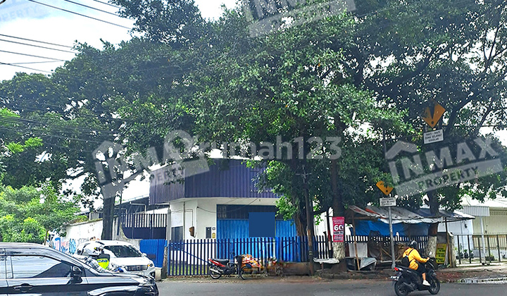 Gudang Luas di Blimbing dengan Row Jalan Lebar Gudang Luas di Blimbing dengan Row Jalan Lebar