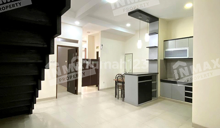 5-Bedroom House 10 Minutes to Brawijaya University