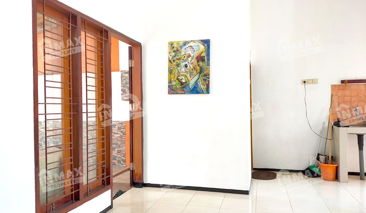 Rumah 2 Kamar Daerah Bunga Bunga Dekat Universitas 