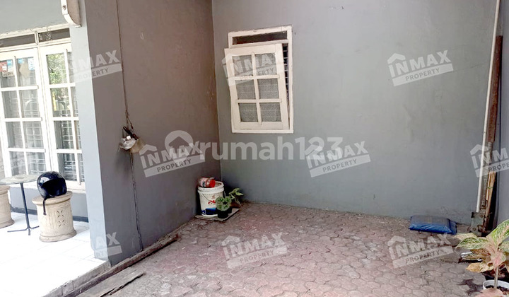 Strategic House by the Road, Suitable for Business 2