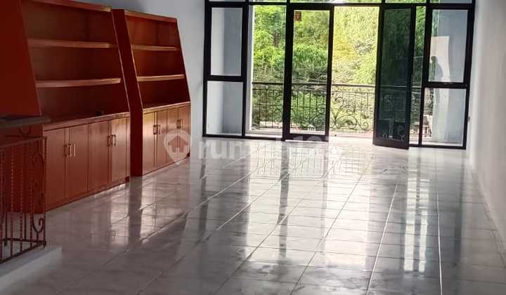 Ruko Terawat Siap Pakai Cocok untuk Usaha Tempat Parkir Luas Ruko Terawat Siap Pakai Cocok untuk Usaha Tempat Parkir Luas