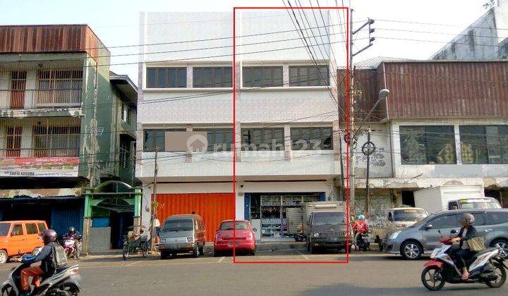 Ruko Strategis 3 Lantai Di Pasar Besar (kyata_ar) 1
