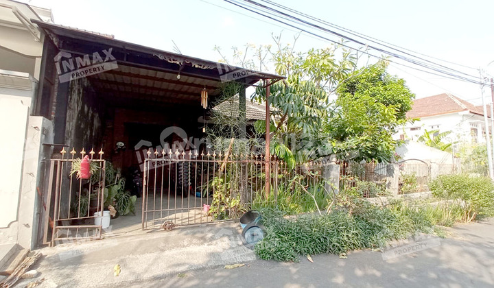 Rumah Luas Daerah Bunga Bunga Dekat Soekarno Hatta