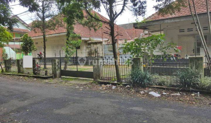 Rumah Klasik Terawat Daerah Andalas Siap Huni Cocok Untuk Pensiun 1