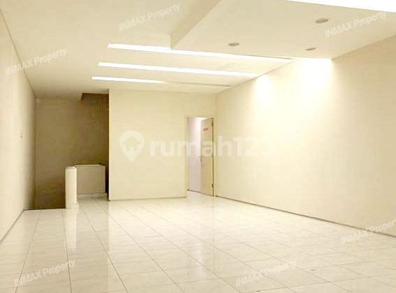 2-Story Shophouse in Pasar Besar Area, Suitable for Business 2