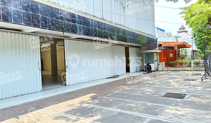 Tempat Usaha Di Jalan Poros Letjen S Parman (spar_ar) Tempat Usaha Di Jalan Poros Letjen S Parman (spar_ar)