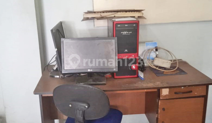 3-Story Shop House in the Main Market, Suitable for Business 2