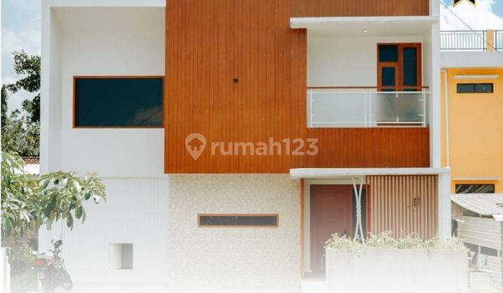 Dijual Rumah Mewah Tepi Jalan Raya Dekat Uii 1