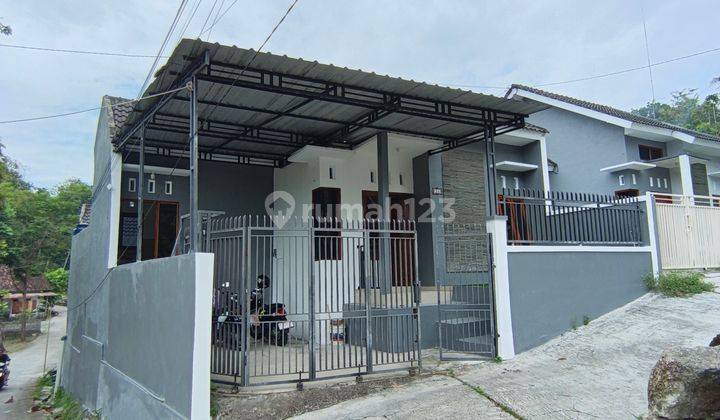 Rumah Strategis Siap Huni 121 m², Dekat SMP N 1 Gamping 