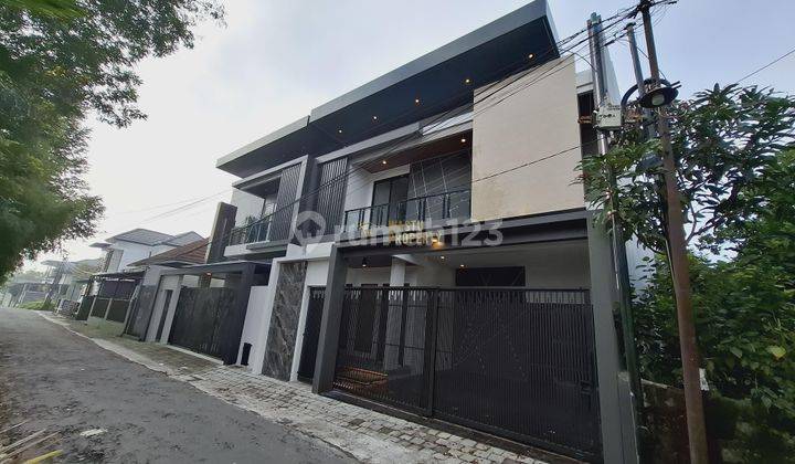 RUMAH PREMIUM, 2 LANTAI DEKAT MAGUWOHARJO, SLEMAN
