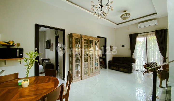 KOST PUTRI DIJUAL, 8 MENIT KE SMA STELLA DUCE 1 YOGYAKARTA