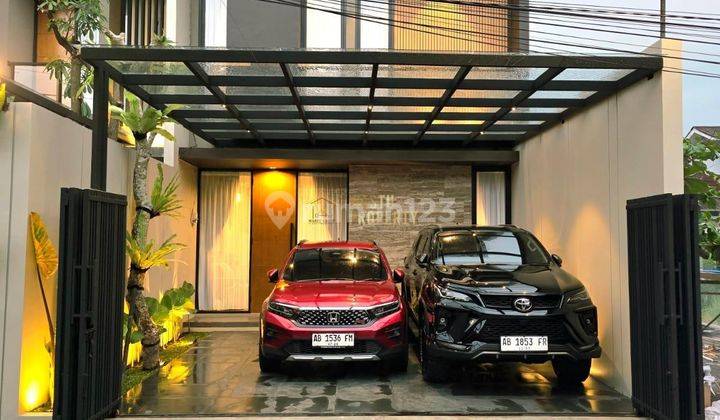 RUMAH CANTIK 2 LANTAI FULL FURNISHED DEKAT STADION MAGUWO 1