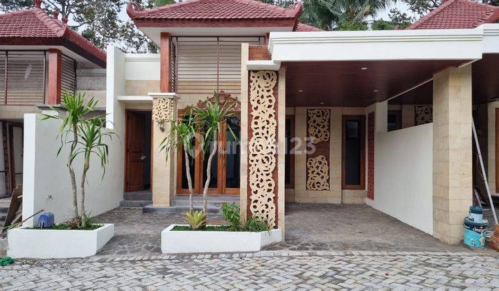 RUMAH STRATEGIS DENGAN DESAIN ETNIK DI MERTOYUDAN SISA 1 UNIT 2