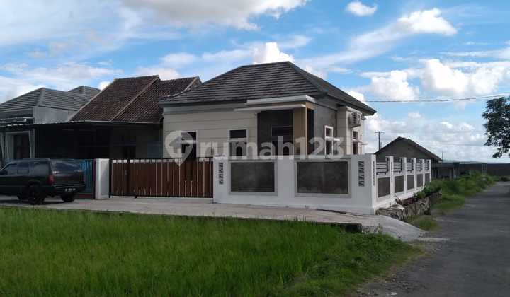 RUMAH HOOK ASRI VIEW SAWAH DAN MERAPI DI MANISRENGGO 1