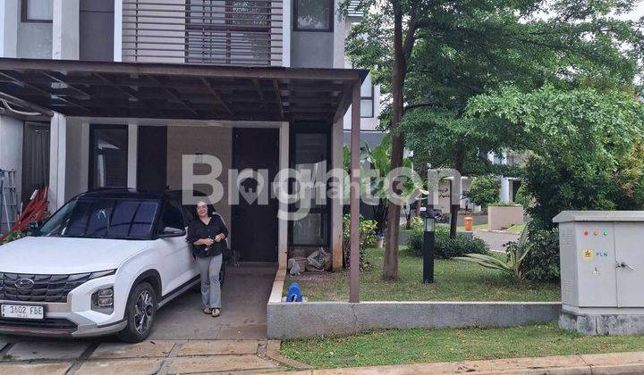 Rumah Ciamik  di HOEK 2 lantai 1