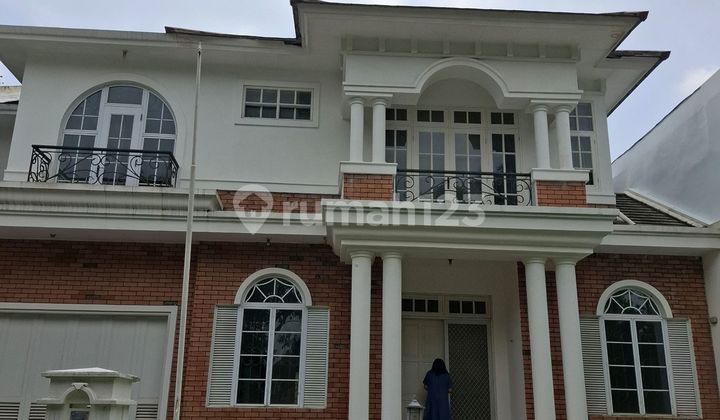 2-Story House with Swimming Pool in Kota Wisata 1