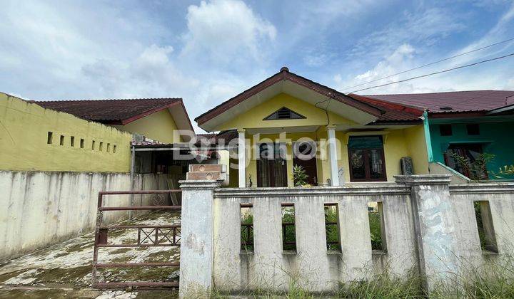 Rumah dalam komplek tipe 82 1