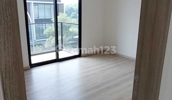 Dijual Rumah Sultan Siap Huni di Navapark Cluster Laurel 2