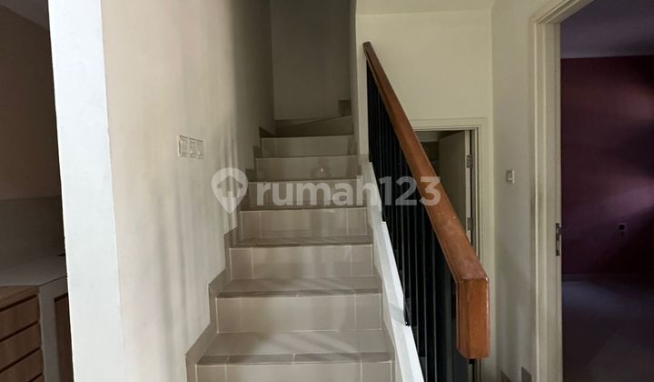 For Rent: Ready-to-Occupy Tesla Hook Cluster in a Strategic Location