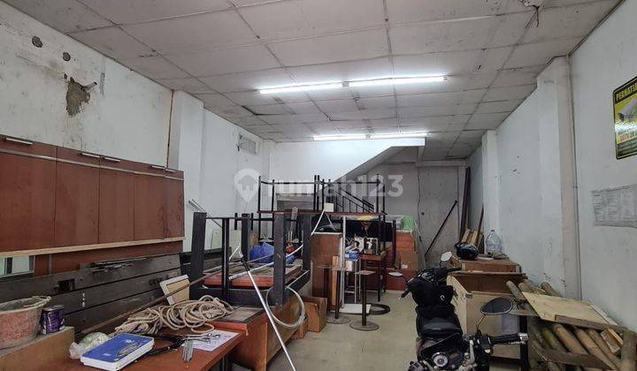 Disewakan Ruko 3 Lantai Ada Lift [pinggir Jalan Haji Nawi Jakarta Selatan] 1