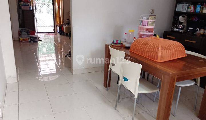 Rumah 2 Lantai Bagus Semi Furnished Hak Guna Bangun di Perumahan malibu, Jakarta Barat 2