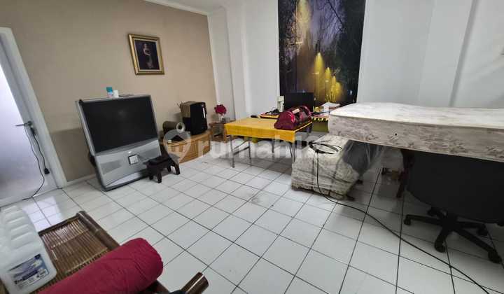 For Quick Rent: Haji Nawi Raya Shop House, 3 Floors Semifurnished Suitable for Office, Gandaria, South Jakarta 2