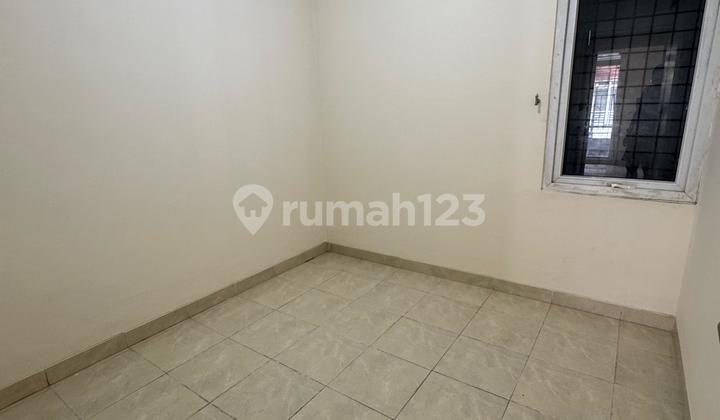 Disewakan Cepat Rumah 2 Lantai di Park Residence Dekat Taman Surya, Kalideres Jakarta Barat 2