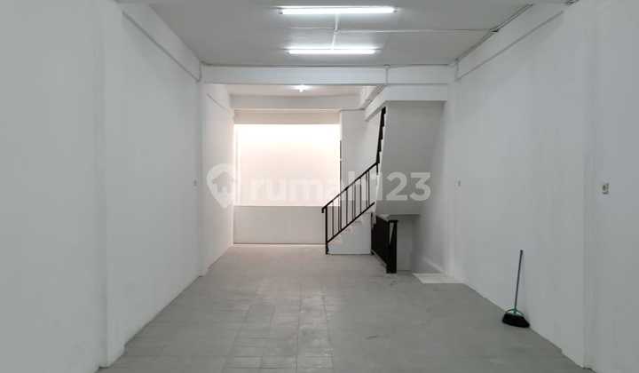FOR QUICK RENT: ROA MALAKA SHOPHOUSE NEAR PASAR PAGI, OLD TOWN, WEST JAKARTA