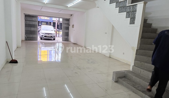 For Rent: 3.5-Story Shop House in Panglima Polim, South Jakarta 2