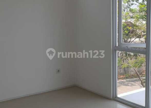For Rent: Citra 8 Corner 2-Story House West Jakarta