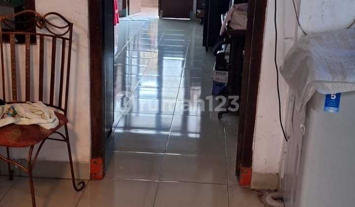 House for Sale in Jembatan Lima Area, Affordable and Lively, Strategic Location