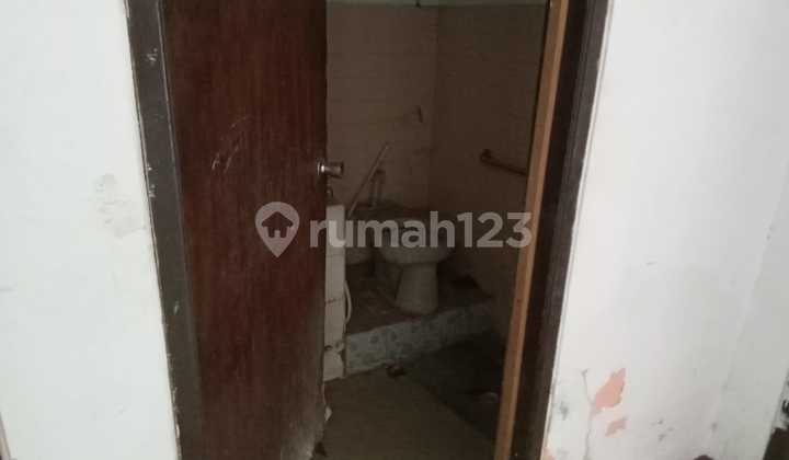 DIJUAL HITUNG HARGA TANAH SAJA. RUMAH DI DUTA BANDARA PERMAI TANGERANG LUAS 238M2