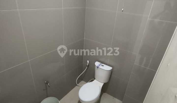 Disewakan Ruko 3 Gandeng Hanya 1 Lantai di Kalideres, Jakarta Barat