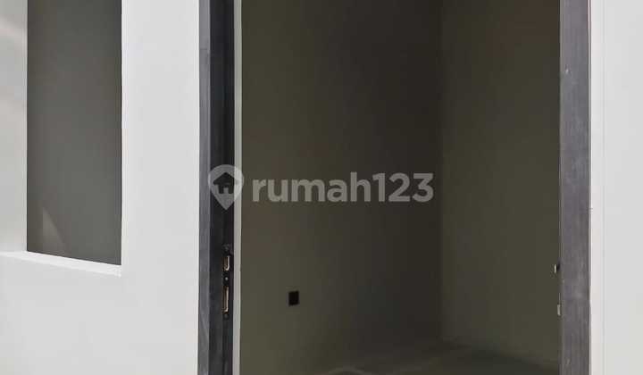 DISEWAKAN CEPAT RUMAH BARU RENOVASI CITRA GARDEN 5 JAKARTA BARAT DENGAN KUALITAS BAGUS JARANG ADA LUAS 120M2 2