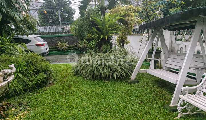 Rumah Asri dan Nyaman Lokasi Strategis di Asem Baris Raya, Tebet 2