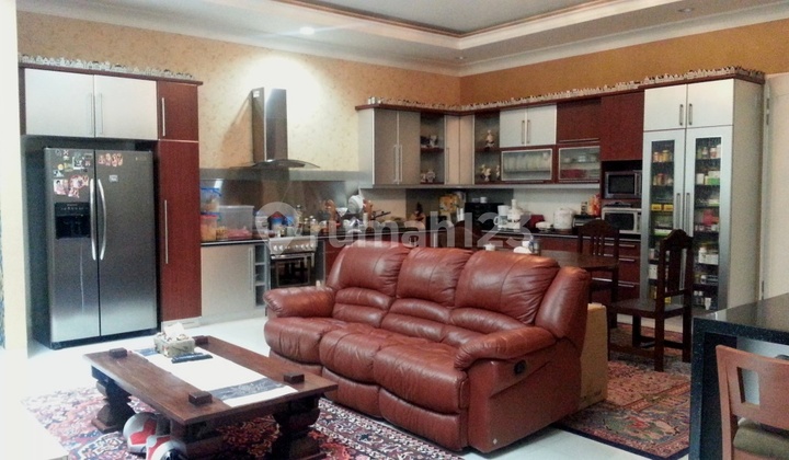 Rumah Asri dan Nyaman Siap Huni Lokasi Strategis di Cipete Rumah Asri dan Nyaman Siap Huni Lokasi Strategis di Cipete