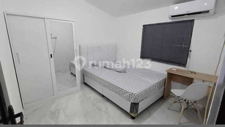Kost 17 Kamar Hitung Tanah Area Komersil di Jalan Utama Mampang Prapatan, Jakarta Selatan