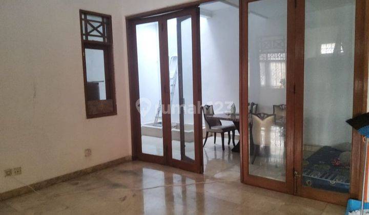 Townhouse Lingkungan Nyaman dan Lokasi Strategis di Mampang Prapatan  2