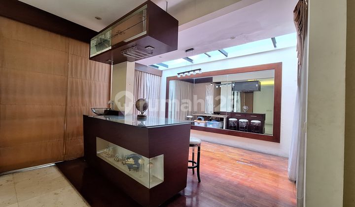 Asri and Comfortable Town with a Strategic Location in Kemang with the following specifications: