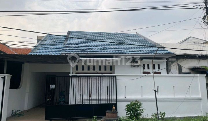 Rent House Kebraon Manis Alley 1, Spacious Backyard Rent House Kebraon Manis Alley 1, Spacious Backyard