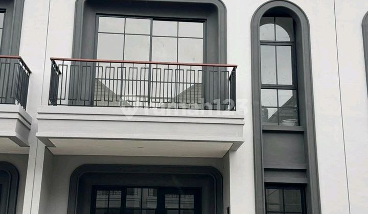 Sewa Rumah Mansion Nine Nh2, Bonus A/C Di.kamar Utama