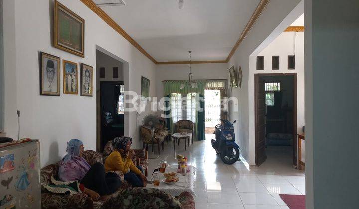 RUMAH DI KOMPLEKS PERURI CILEDUG TANGERANG 1