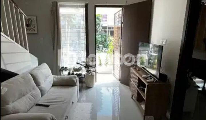 RUMAH CANTIK DI GRAHA RAYA BINTARO