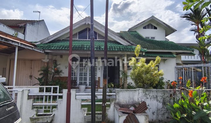 For Sale: Spacious, Strategic, Very Comfortable and Lush House in Medan City 1